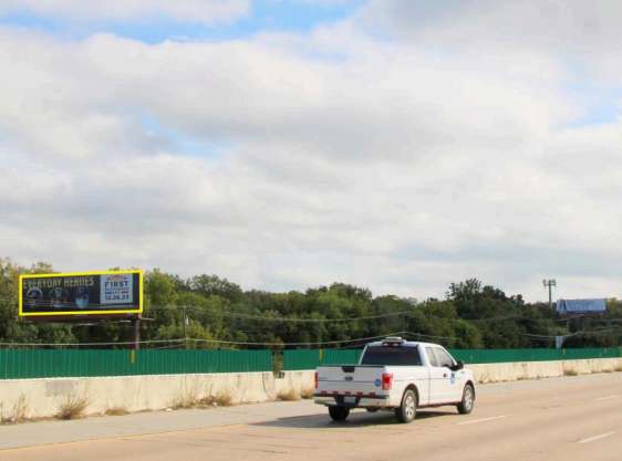 I-35E 1000 FT S/O LOOP 12 E/S Media