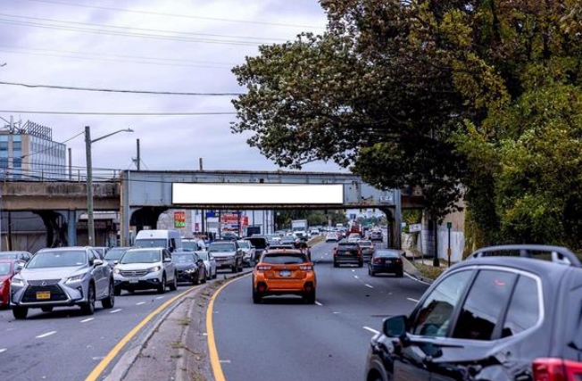 Location photo for Sunrise Hwy near Valley Stream Sta (Valley Stream)