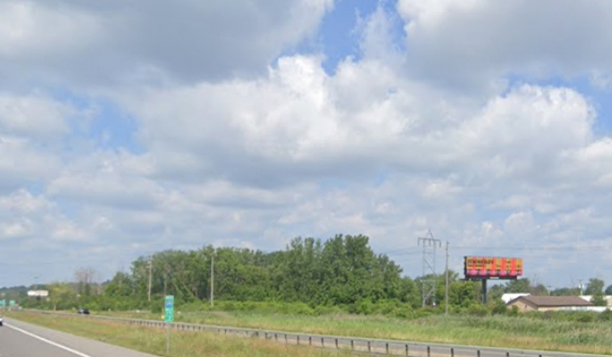 North side 690 1/4 mi. west of Bridge St. Media