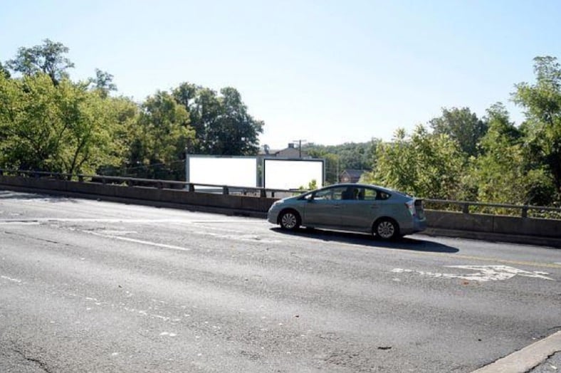 Location photo for Ingleside Ave near FOREST PARK AVE & PLEASANT ST sb, Gwynn Oak (Woodlawn)