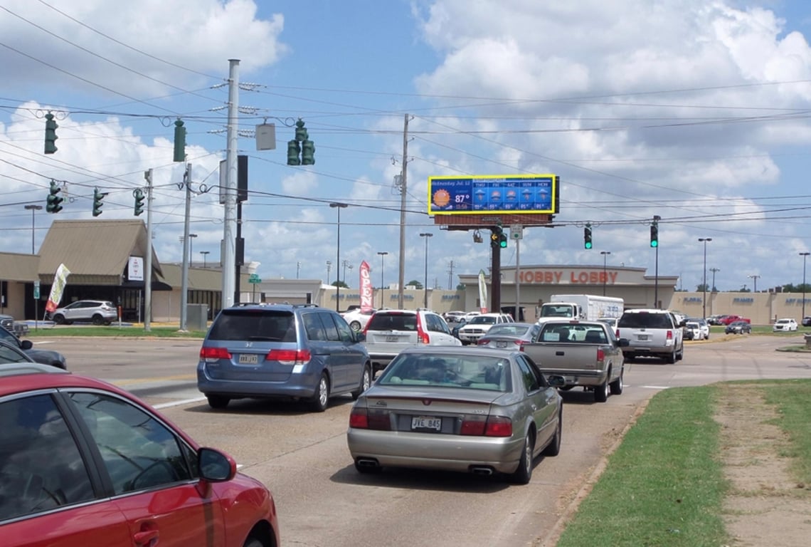 E.KINGS W/S 175' N/O E.70TH ST. Media