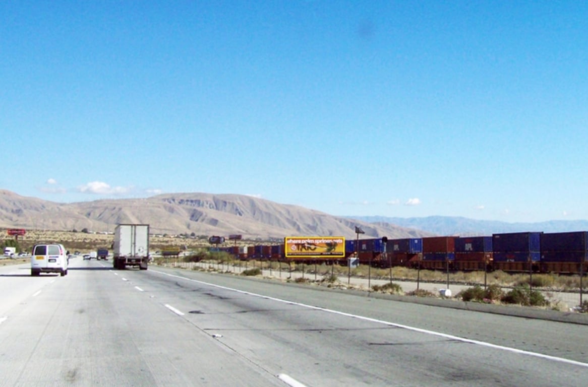 I-10 SL 2.08 MI E/O MAIN ST WF Media