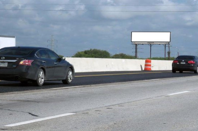 Location photo for Walzem Rd near Walzem Opposite Interchange Parkway, Near East Side (San Antonio)
