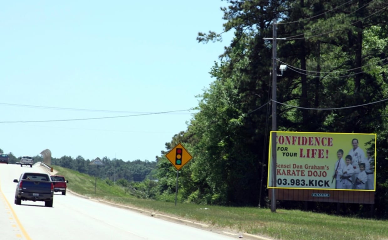 US 259 N WS S.O SKEETER Media