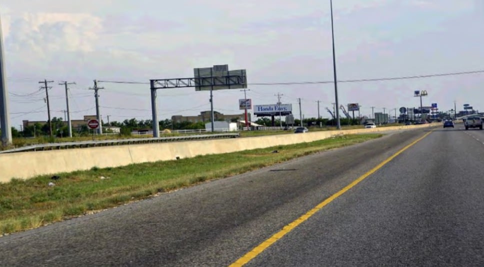 I-35 S 500 ft S/O Turnersville Rd ES Media