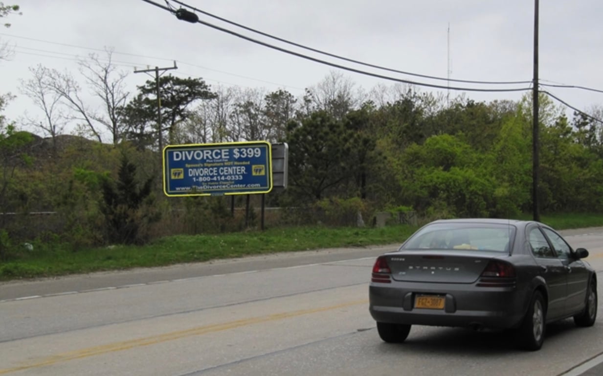 MONTAUK HIGHWAY  SL 1000F W OF ARTHUR AVENUE Media