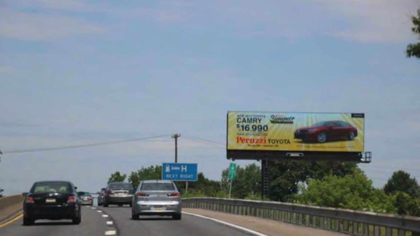 US22 0.1 mi W/O 15th Street SS Media