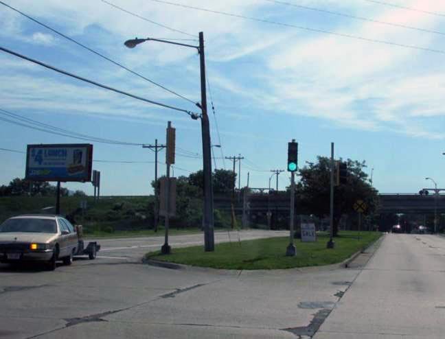 800 Cottage Grove Rd 275 ft W/O US 51 NS Media