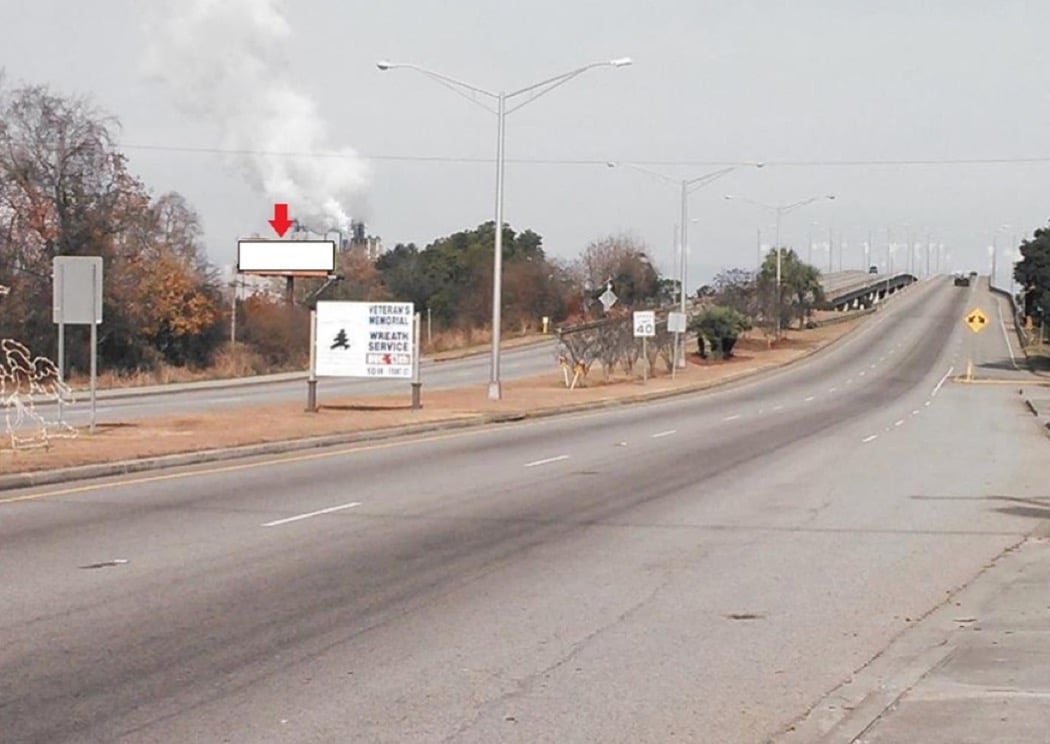 US HWY 17 S W/S .10MI S/O SAMPIT RIVER Media