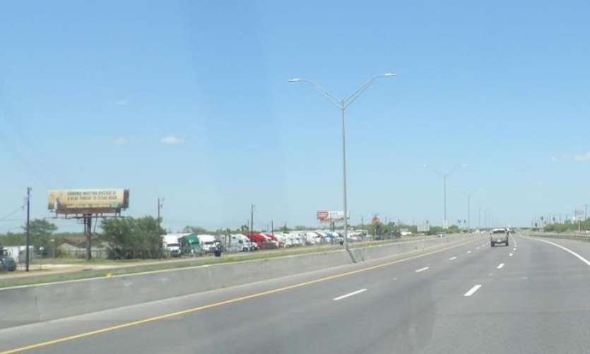 NS EXP 83 .3MI E/O MILE 3E RD LHR LAF Media