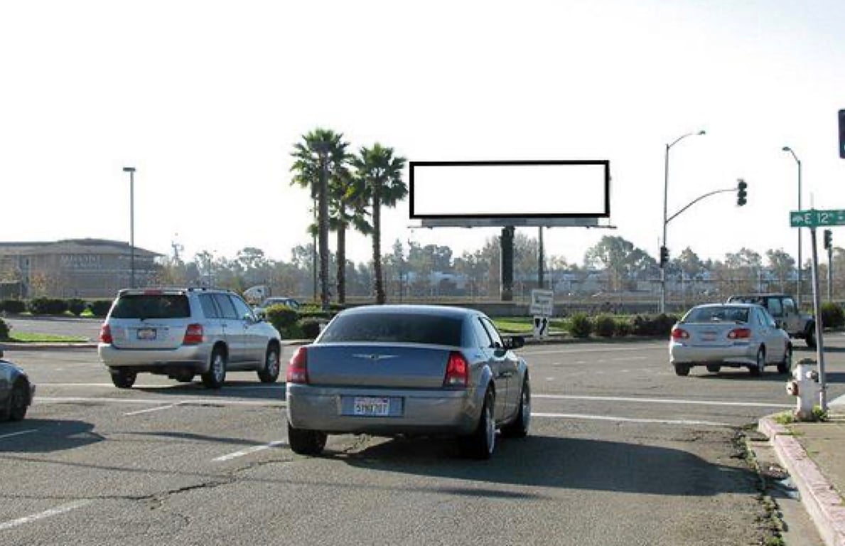 Location photo for 14th St near 14th Av & International Blvd, East Peralta (Oakland)