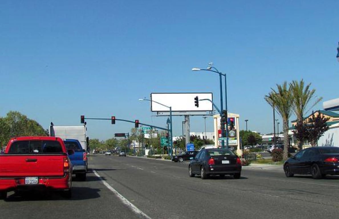 Location photo for 98th Ave near Empire Rd & Coral Rd (Near 98th Av) (Oakland)