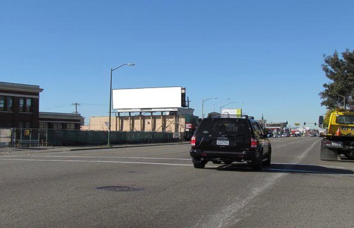 Location photo for International Blvd near 54th Avenue, Melrose (Oakland)
