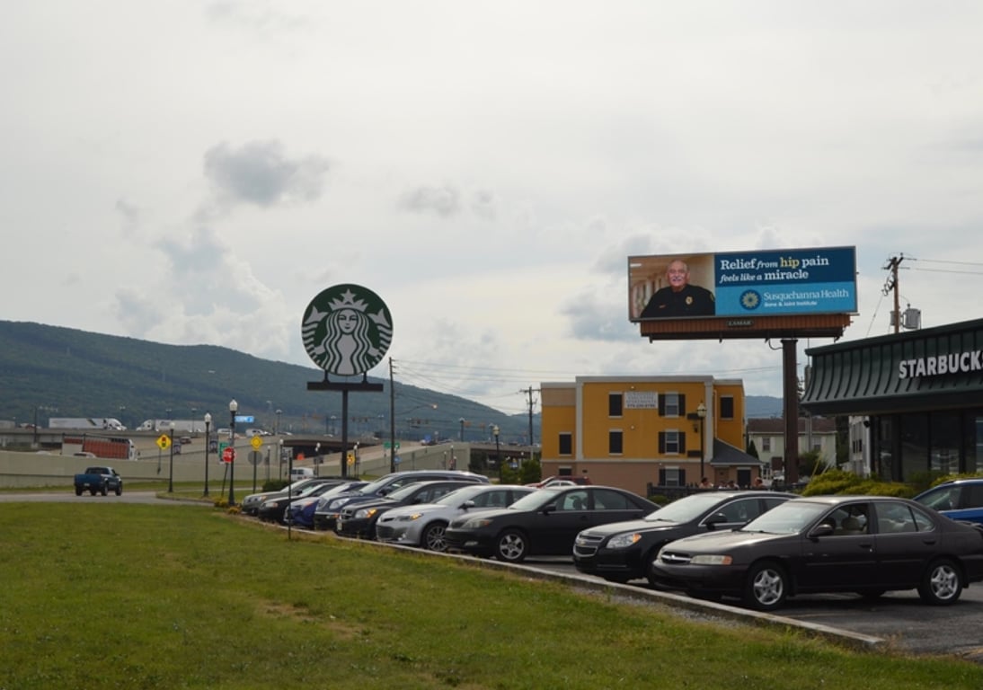 I-180 @ BASIN ST I/B @ STARBUCK'S COFFEE Media