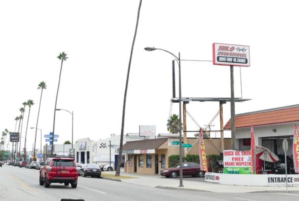 Location photo for E Colorado Blvd near Sierra Madre Villa (Pasadena)