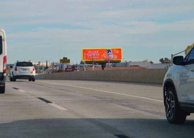 5604 E. I-40, E/O SOONER RD, SS/WF (MIDWEST CITY) Media