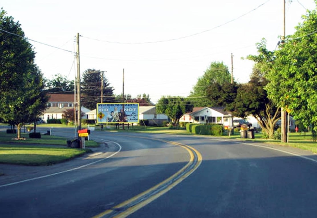 501N RAILROAD ST 1/4 MI N/O 422 E/S Media