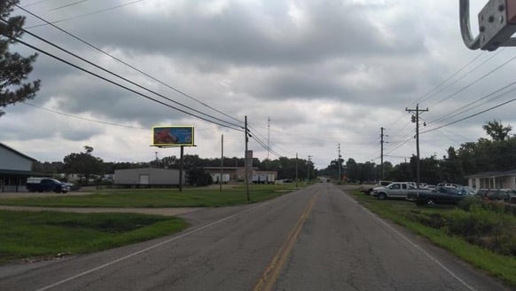 OLD HWY 109 E/S .6 MILE N/O WATER AVE N F/N Media