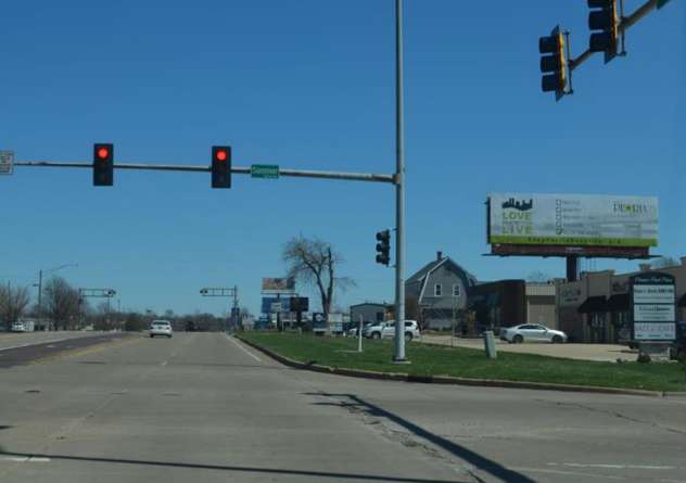 1300 Pioneer Pkwy W 230 ft E/O Sommer St SS Media