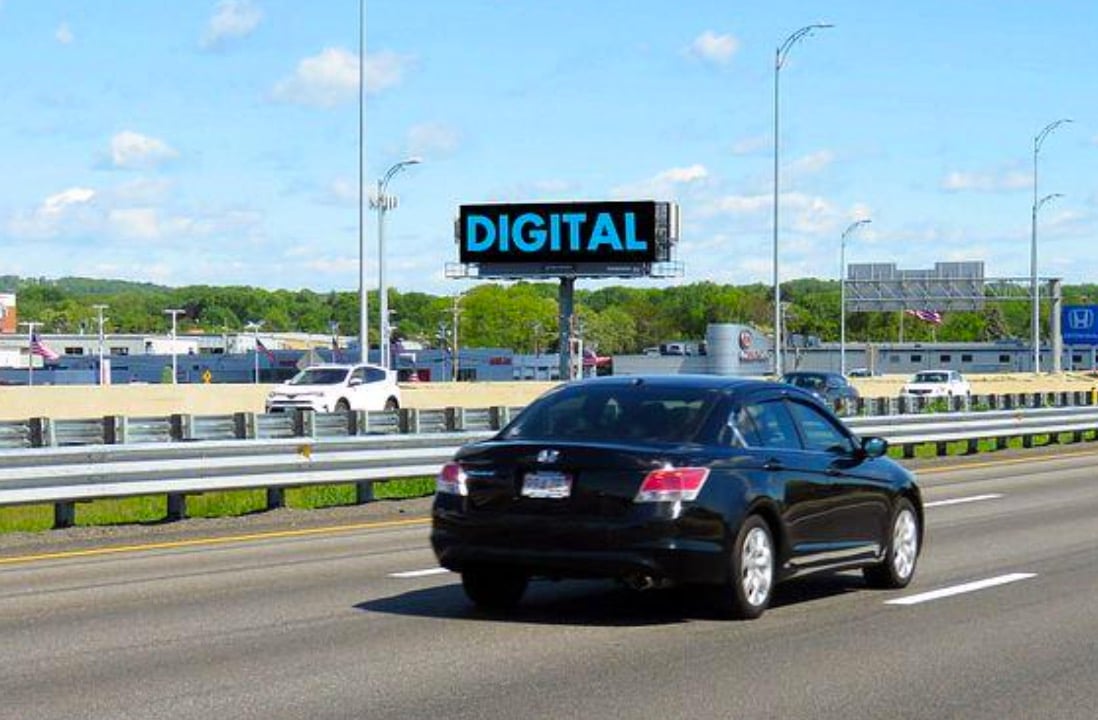 Location photo for Commonwealth Dr near Commonwealth (Lawrence)