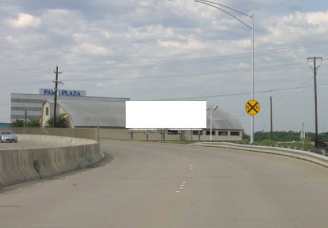 N FOREST PARK 10TH AVE/I-30 FN RHR Media