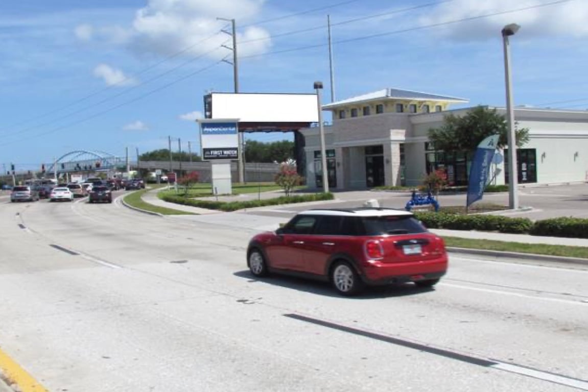 Location photo for Tyrone Blvd N near Lighthouse Crossings (St. Petersburg)