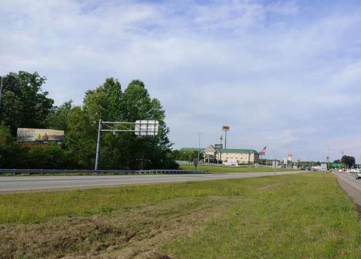 S/S RT 58 E/O W. ATLANTIC ST. EMPORIA, F/NE Media