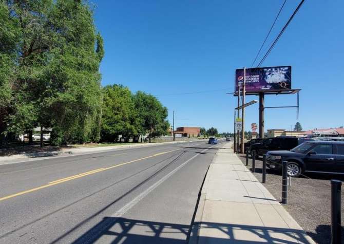 MARKET E/L 132' N/O 3RD SF Media