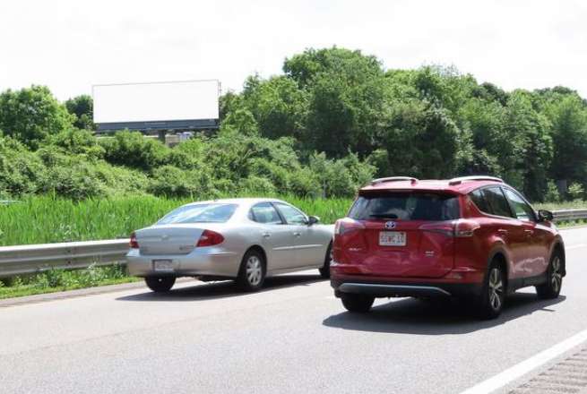 I-195 SS 1056ft E/O Rt 140 N Ent Ramp F/E - 2 Media
