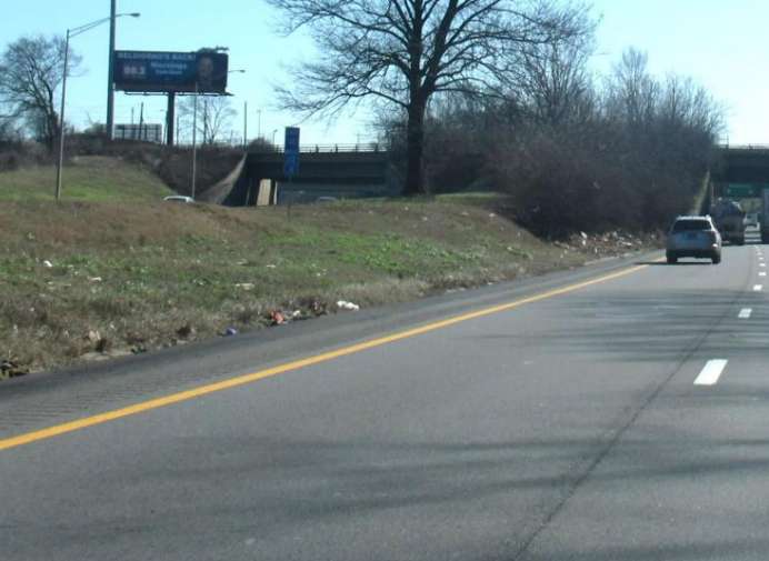 I-24/40 N/S .1 MILE W/O I-24 EXIT 213 F/W Media