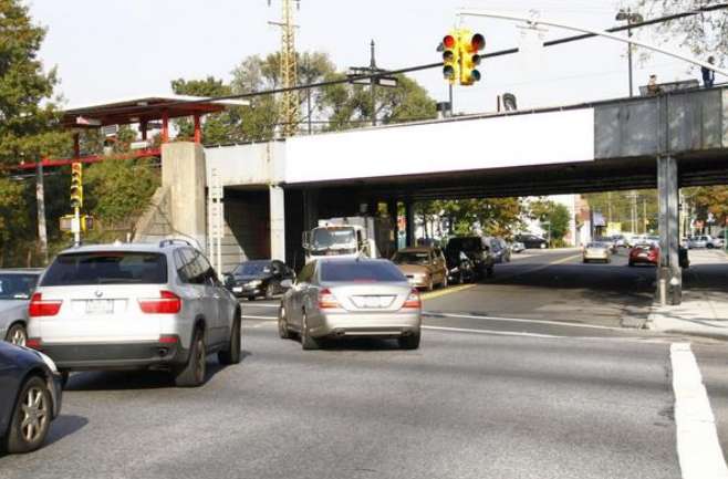 Location photo for Francis Lewis Blvd CL 270ft S/O N Conduit Ave F/S - 1