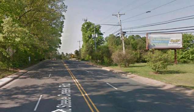 2120 Old Steel Creek Rd 450 ft S/O Wilkinson Blvd WS Media