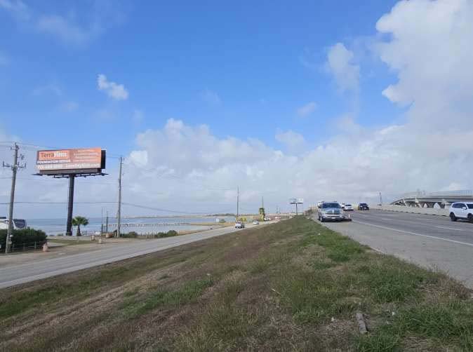 523 Jones Lake Road; IH 45; Media