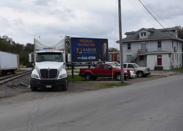 N/S Lee Street RR Crossing Media