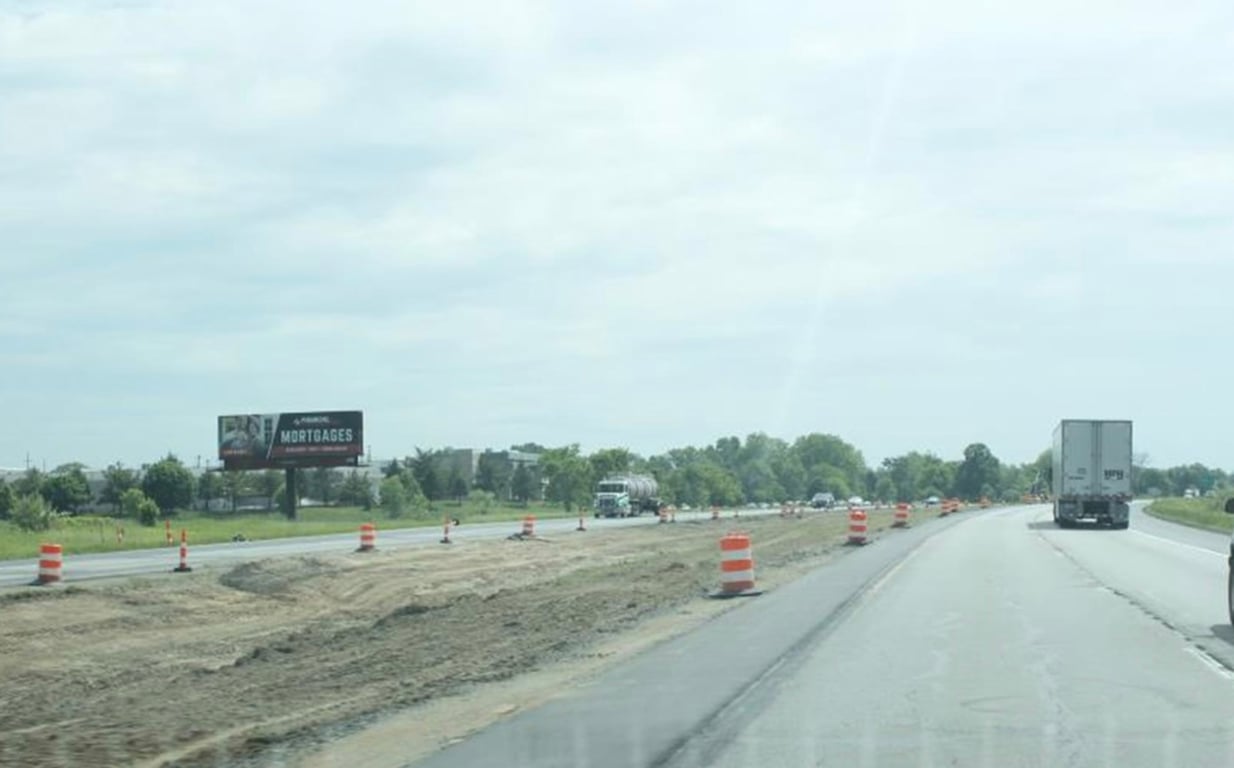 I-96 0.7 mi E/O Fowlerville Rd NS Media