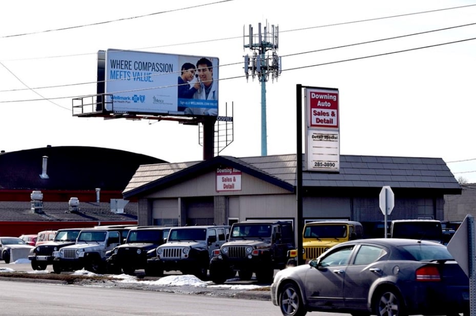 Location photo for Fleur Dr near Airport Plaza, Southwestern Hills (Des Moines)