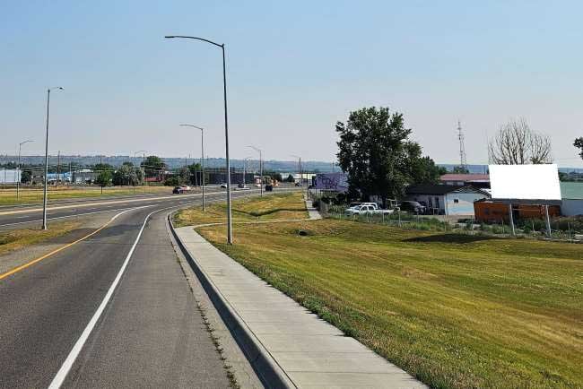 I I90 BUSINESS LOOP S/S, 720 ft E/O KING AVE WEST Ave, W/F Media