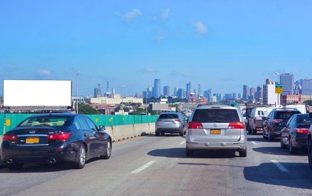 Location photo for Court St (Kings County)