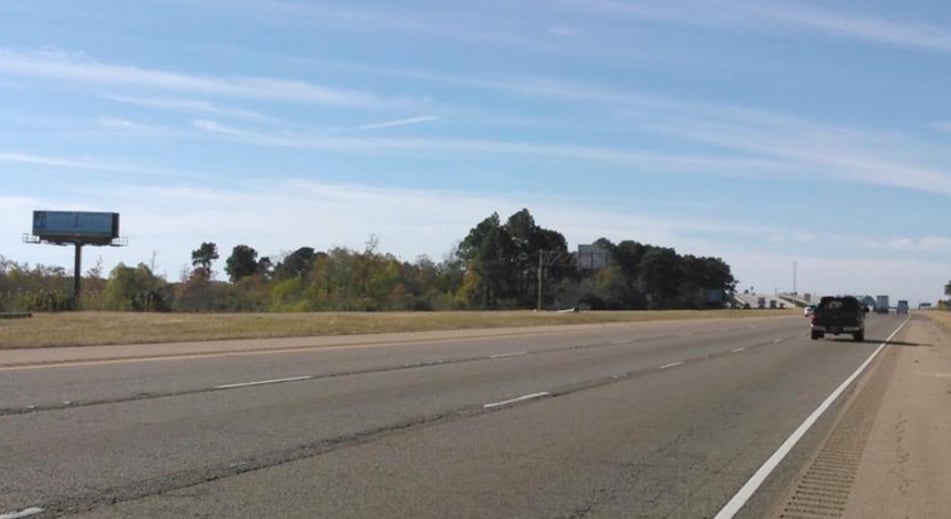 E/S I-10 .5 MI S/O OAK HARBOR Media
