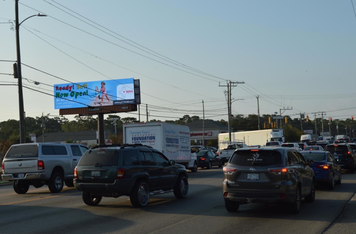 1439 NC132 (S COLLEGE RD) 140 ft N/O US76 (OLEANDER DR) ES Media