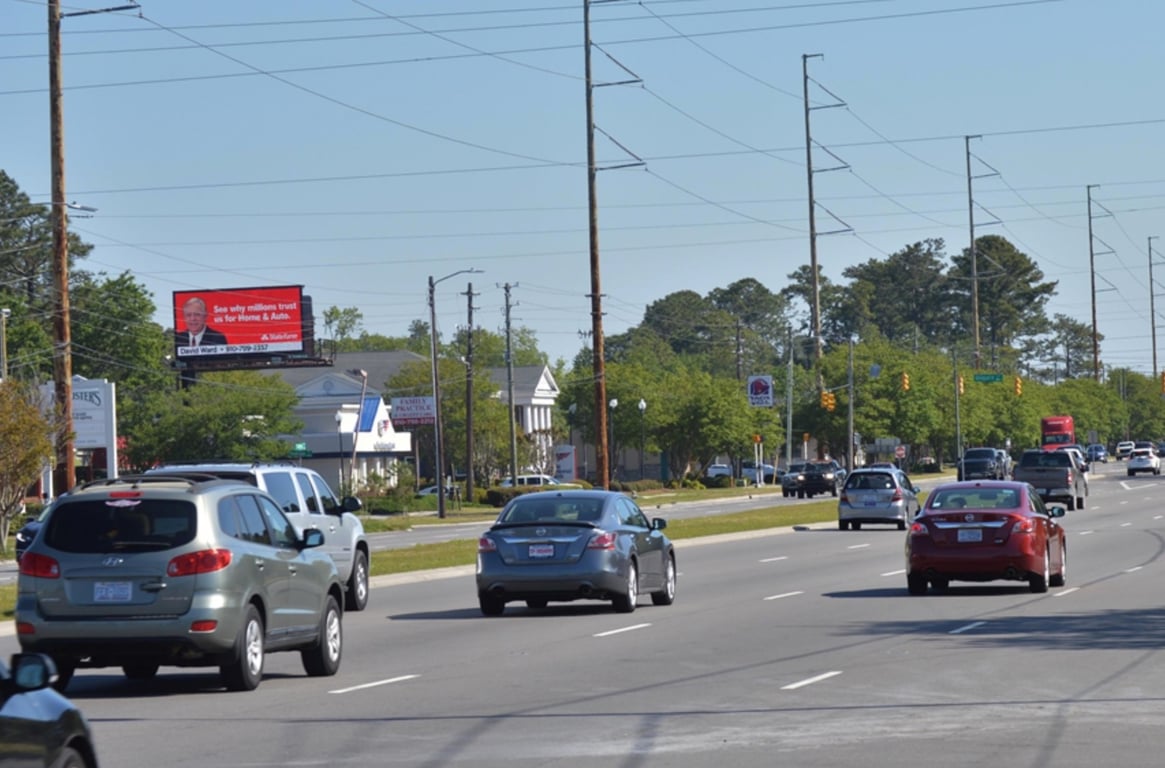 706 S COLLEGE RD 250 ft N/O FOUNTAIN DR WS Media