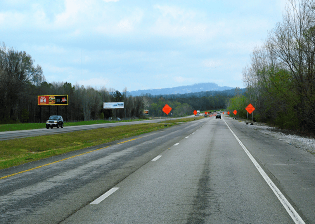 MARTIN RD NL 1.1 MI W/O S PKWY FW Media