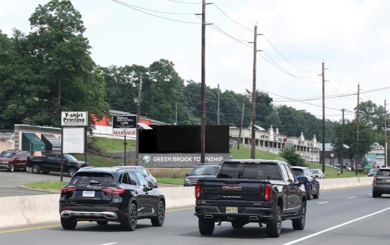 Rt 22 1500 ft W/O Cramer Ave N/S F/W Media