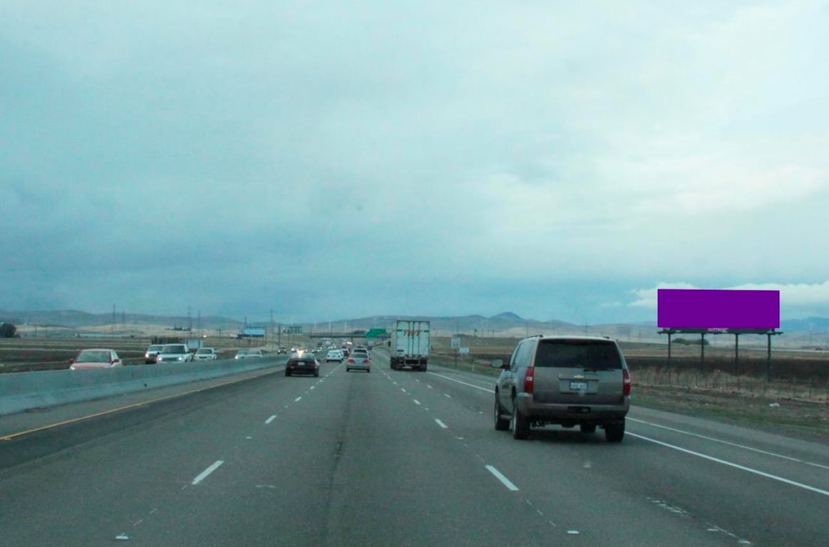 I-205 400.00 ft W/O Hansen Rd., Tracy N/S F/E Media