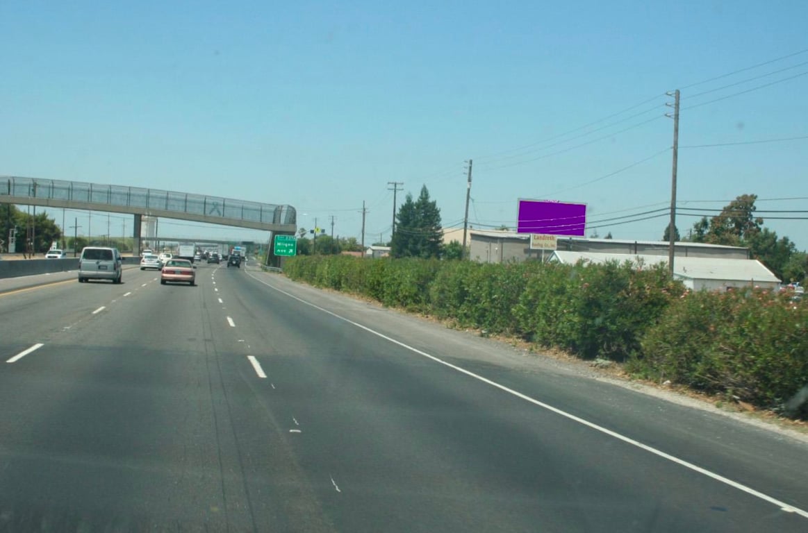 Hwy 99 1000.00 ft N/O Main Street Overcrossing E/S F/SE Media
