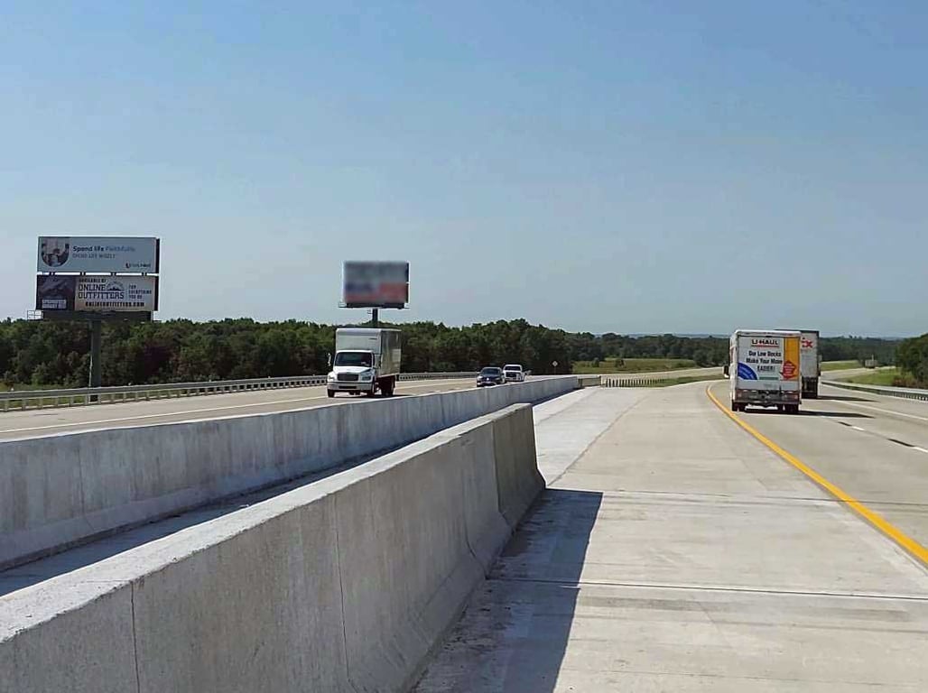 Location photo for E. Side I-35 Mile Mkr 8