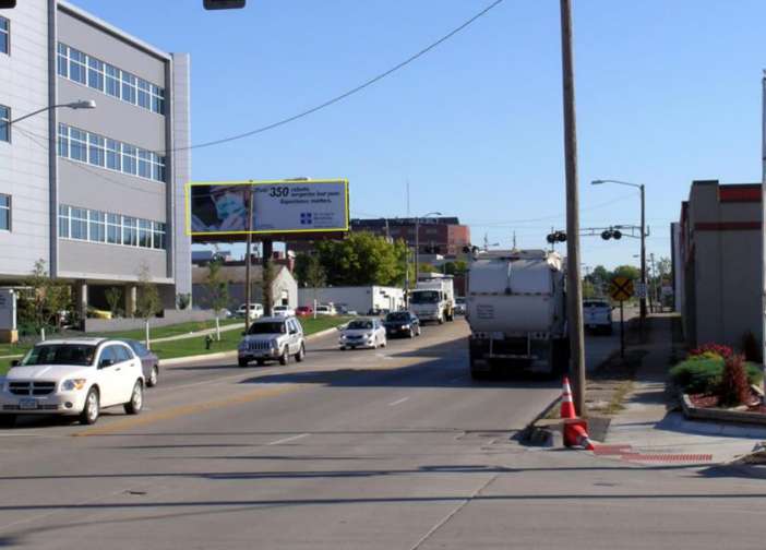 402 8TH AVE SE F/W Media