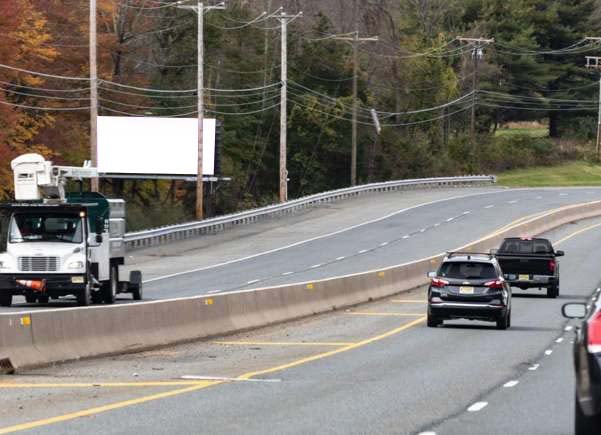 W/S Rt 31 .3 mi S/O Stanton Station Rd Readington F/S Media