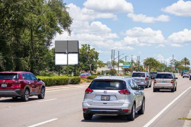 SR 50 W NS 0.6mi W/O SR 535 F/W - L Media