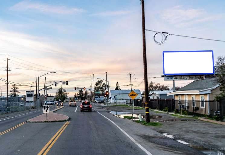 Lindhurst Avenue 100.00 ft S/O Hammonton E/S F/S Media